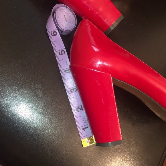Ellen Tracy red shoes 👠 - Picture 8 of 14